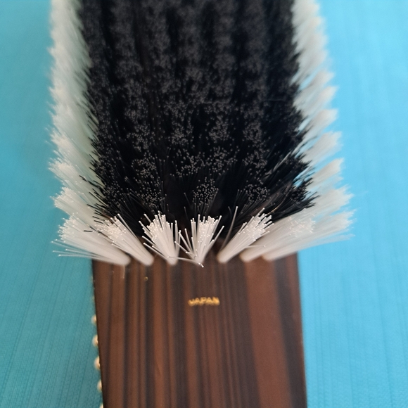 Fifth Ave Sabre clothes brush for men - Picture 3 of 9